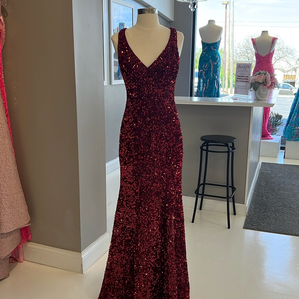 Maddison James 20-331 Size 2 Burgundy